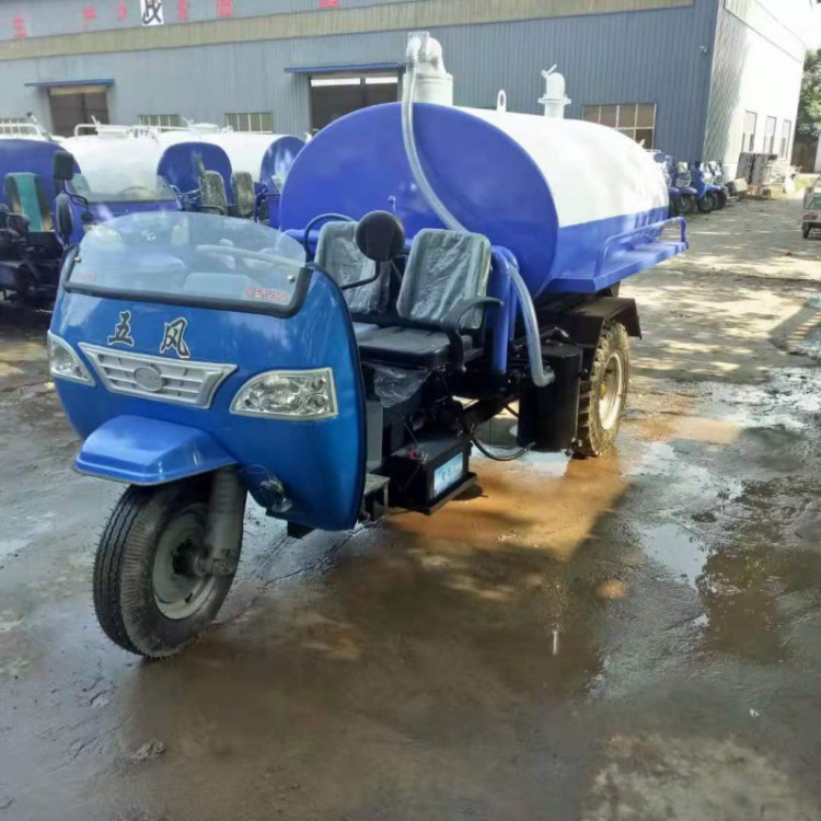 环卫设备生产、销售;洒水车、吸粪车、垃圾车、吸污车、消防车、高压清洗车、扫地车、三轮车、道路清障车销售;环卫设备配件、安装。
